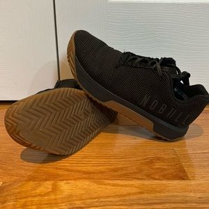 No Bull Trainer + black with gum soles 7.5